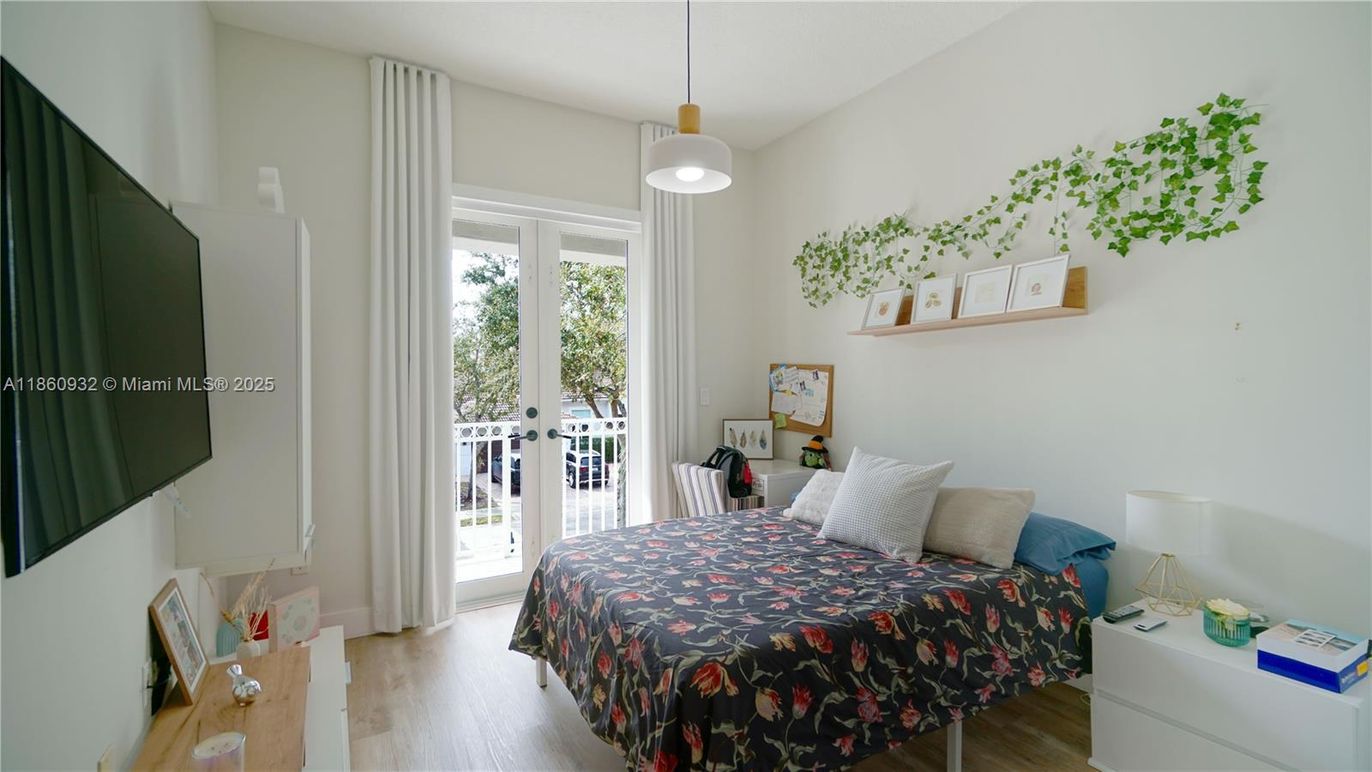 Bedroom, Interior, Pendant Lights, Wood Texture Flooring