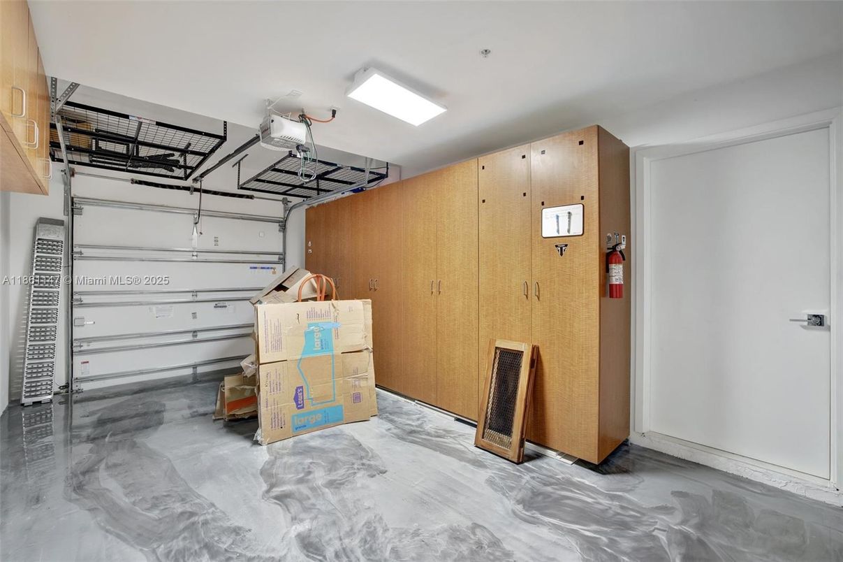 Garage, Interior, Wooden Walls