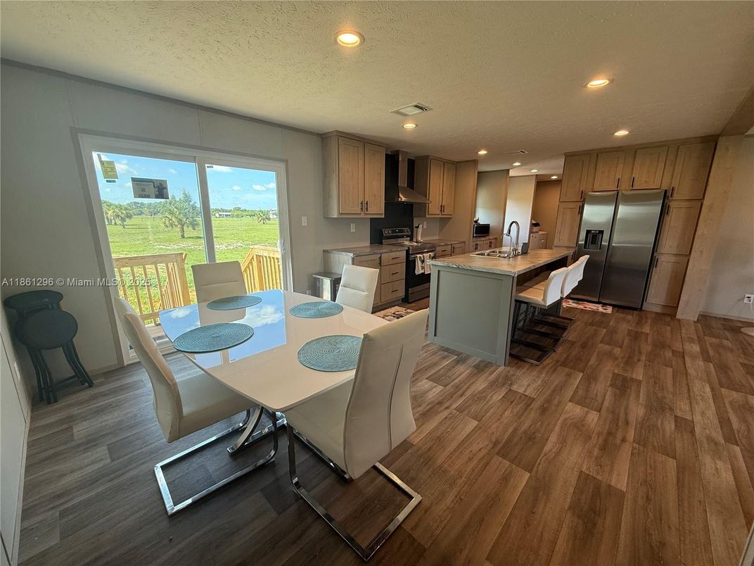 Dining room, Interior, Kitchen, Recessed Lighting, Wood Texture Flooring