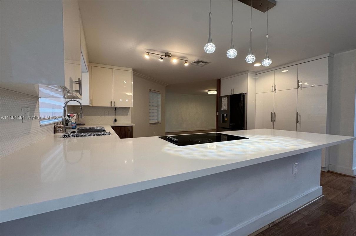 Interior, Kitchen, Pendant Lights, Wood Texture Flooring