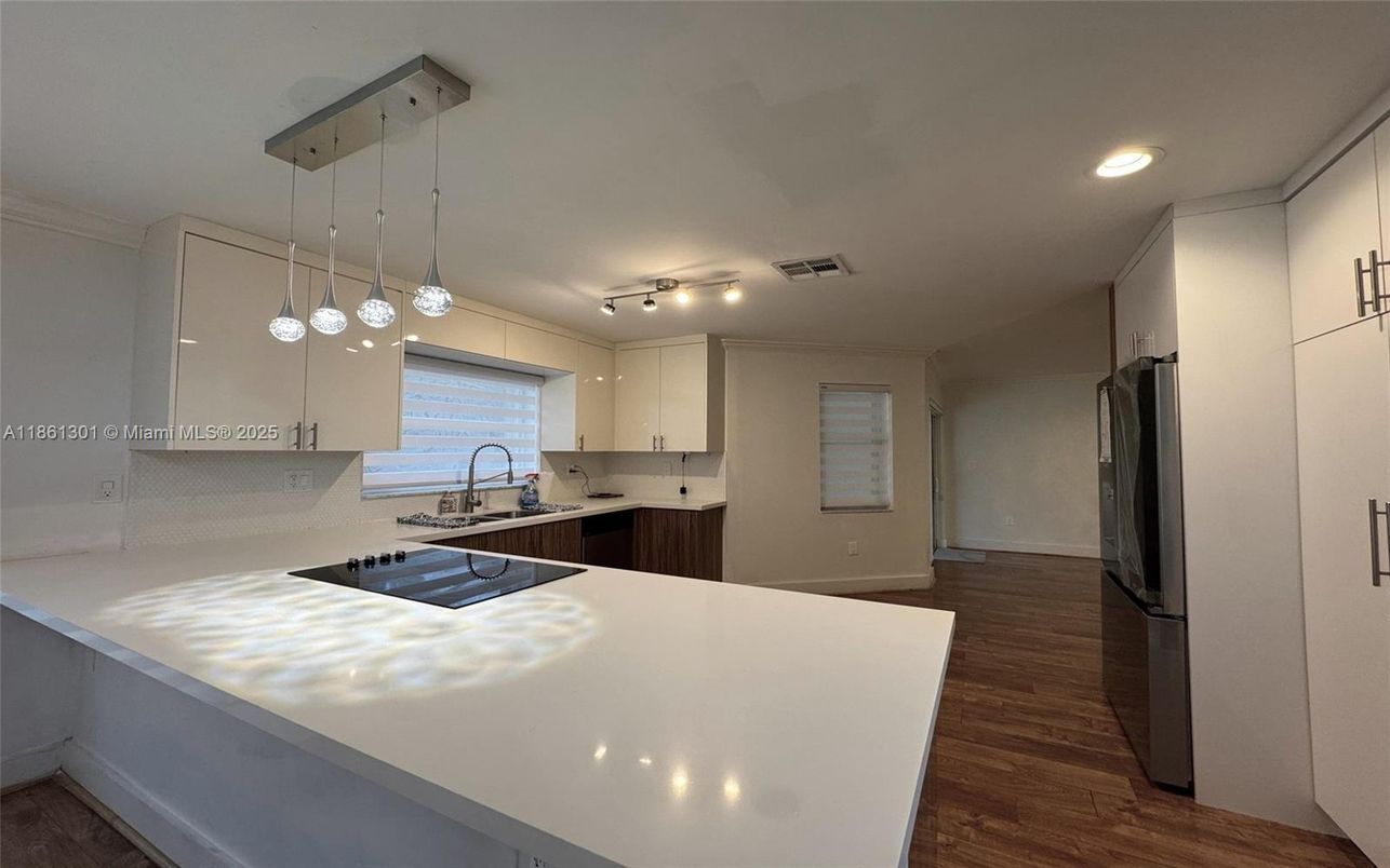 Interior, Kitchen, Pendant Lights, Recessed Lighting, Wood Texture Flooring