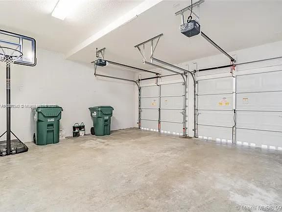 Garage, Interior