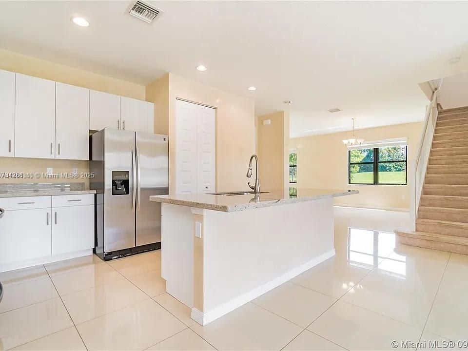 Chandelier, Interior, Kitchen, Recessed Lighting, Stainless Steel Appliances