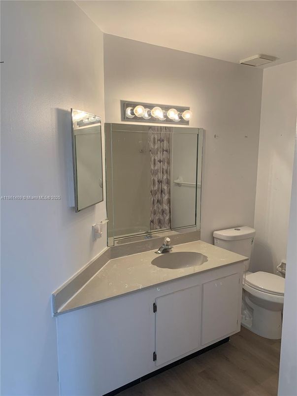Bathroom, Dual Sink Vanities, Interior, Wood Texture Flooring