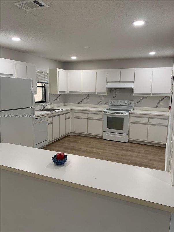 Interior, Kitchen, Recessed Lighting, Wood Texture Flooring