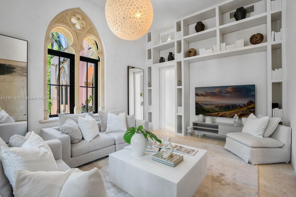 Interior, Living room, Pendant Lights, Recessed Lighting