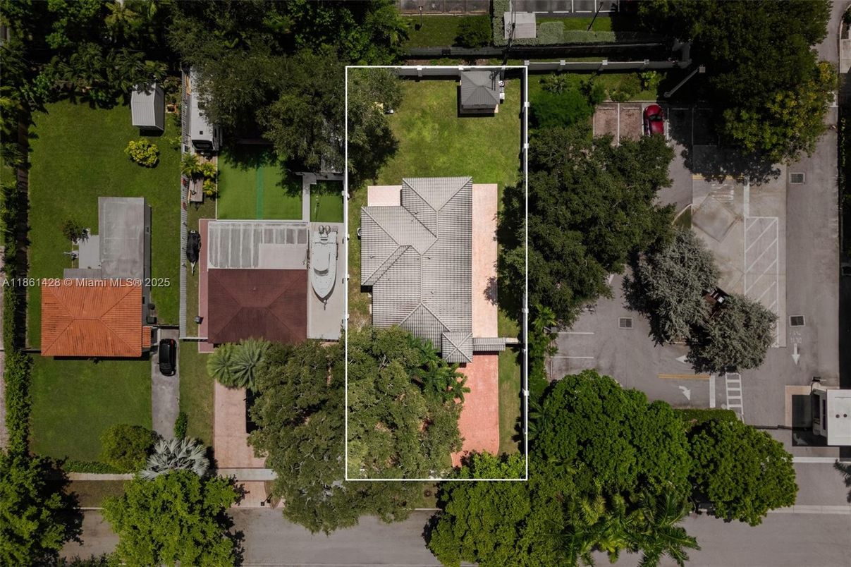 Exterior, Drone