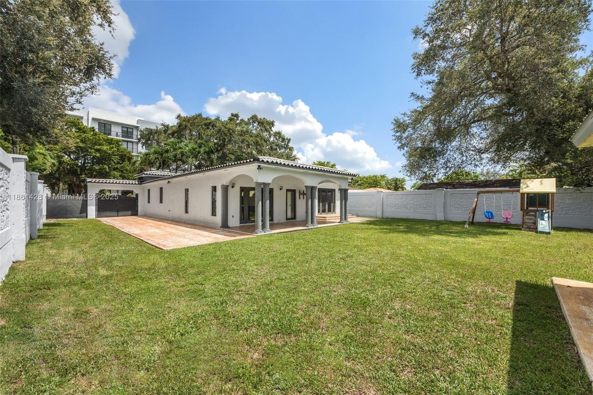Backyard, Exterior, Playground