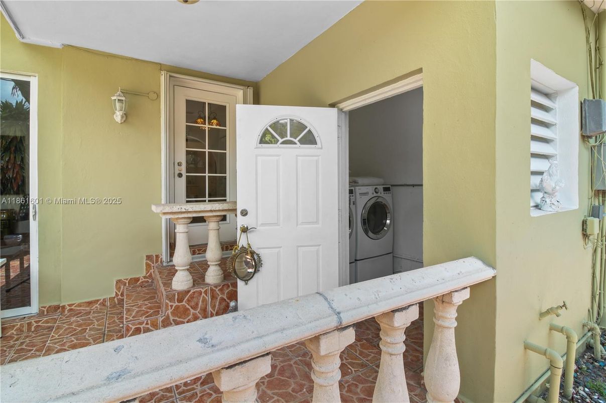 Exterior, Washer