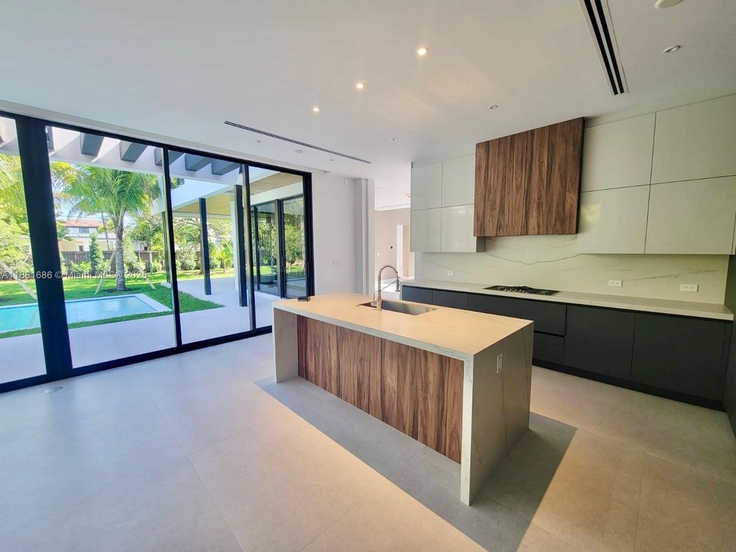 Interior, Kitchen, Marble Walls, Recessed Lighting