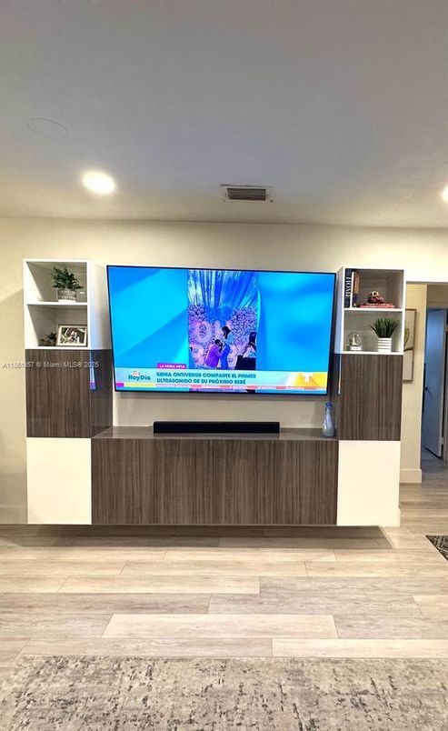 Interior, Recessed Lighting