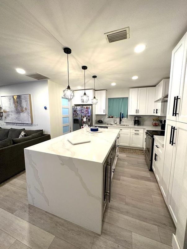 Interior, Kitchen, Pendant Lights, Recessed Lighting, Wood Texture Flooring