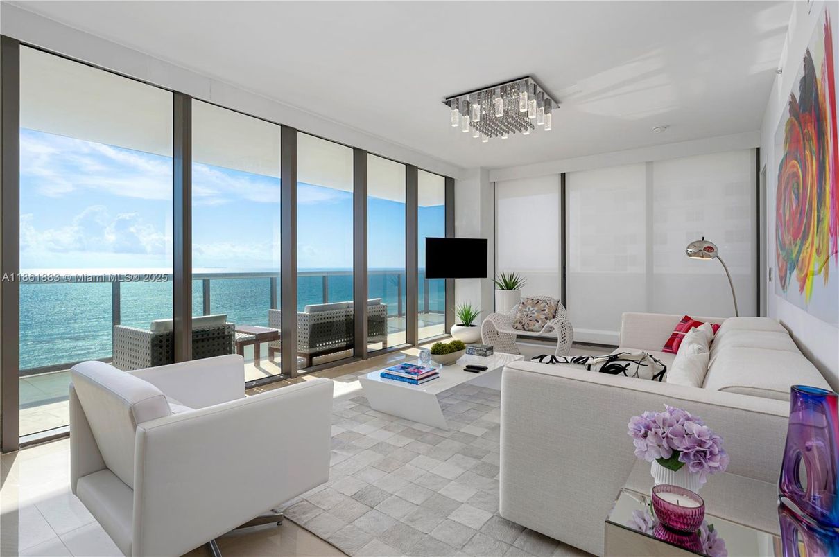 Interior, Living room, Water