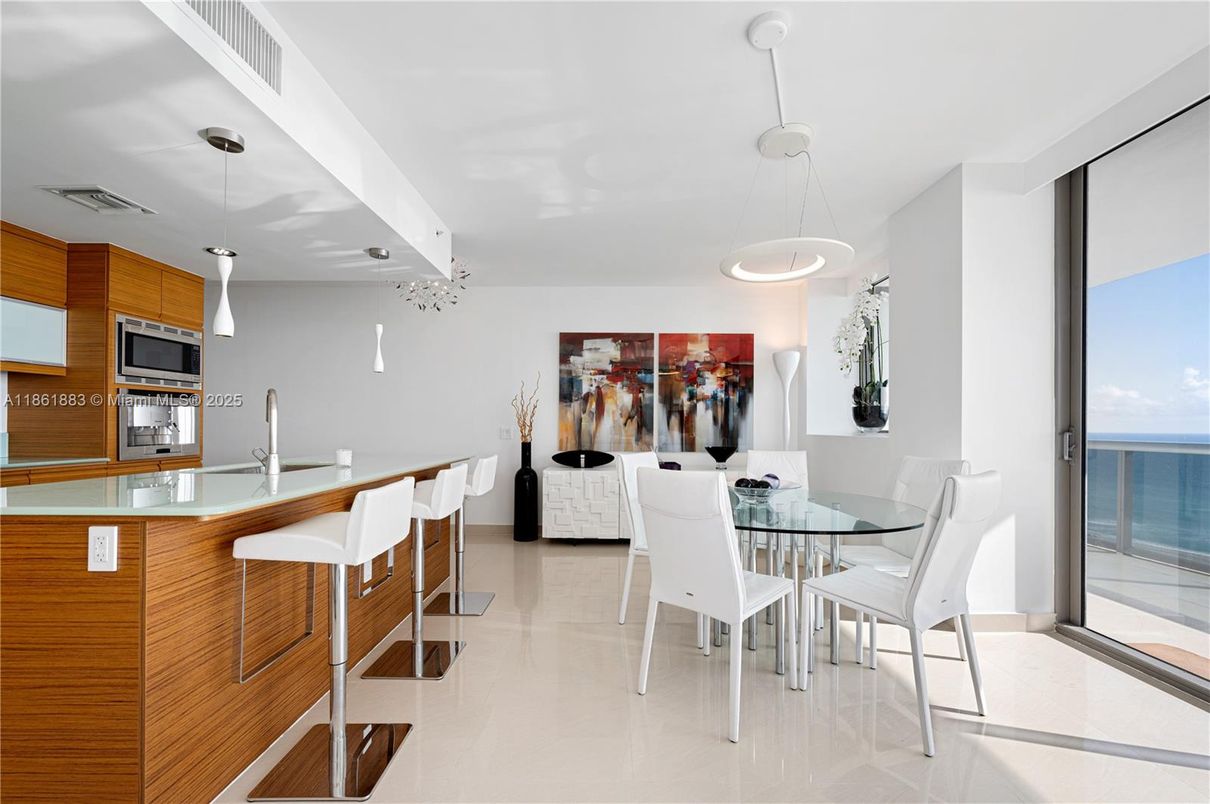 Dining room, Interior, Pendant Lights, Water