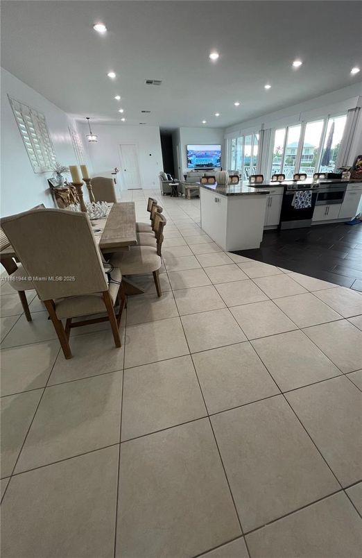 Dining room, Interior, Living room, Recessed Lighting