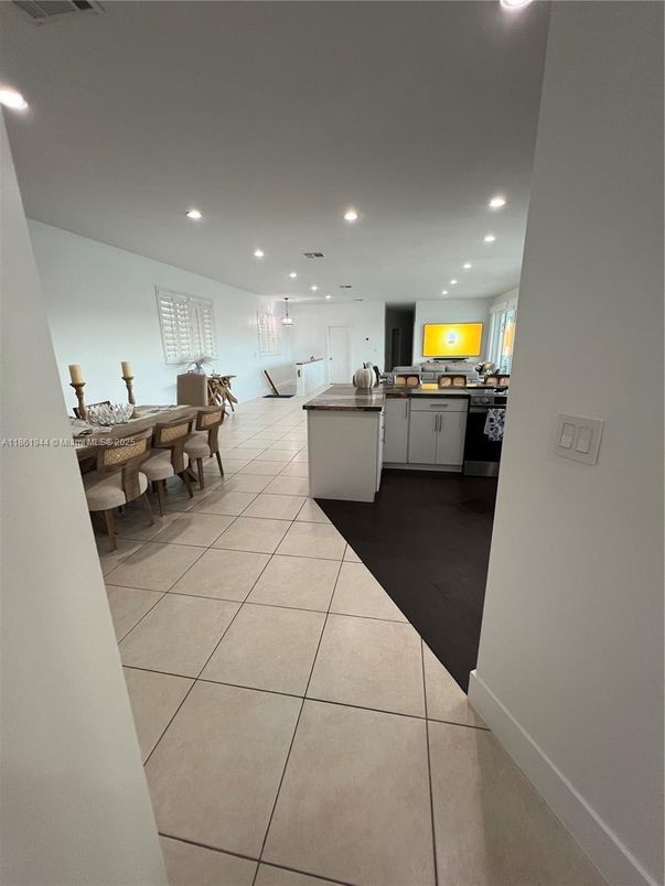 Dining room, Interior, Kitchen, Pendant Lights, Recessed Lighting