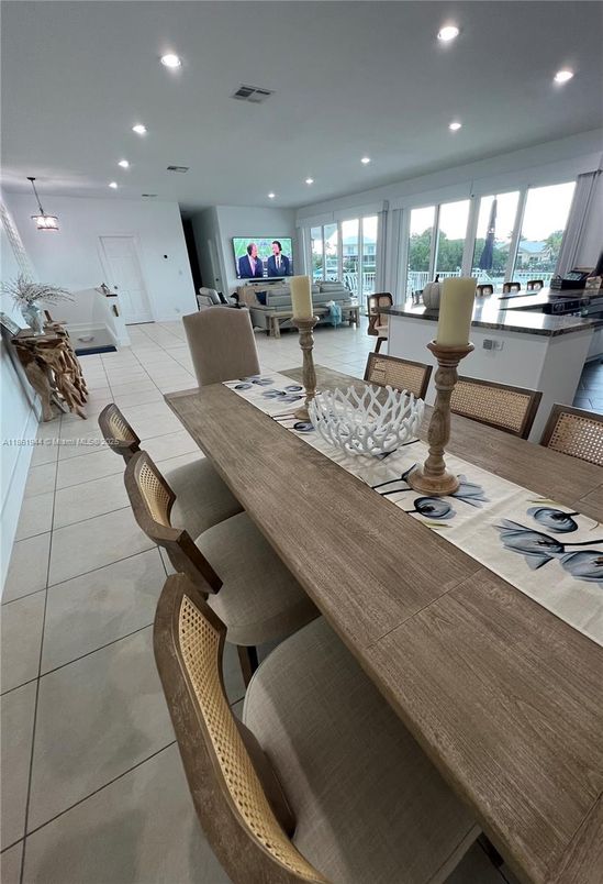 Dining room, Interior, Living room, Recessed Lighting