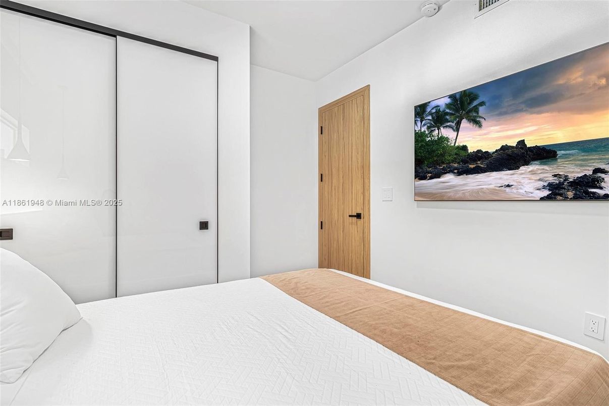 Bedroom, Interior, Water