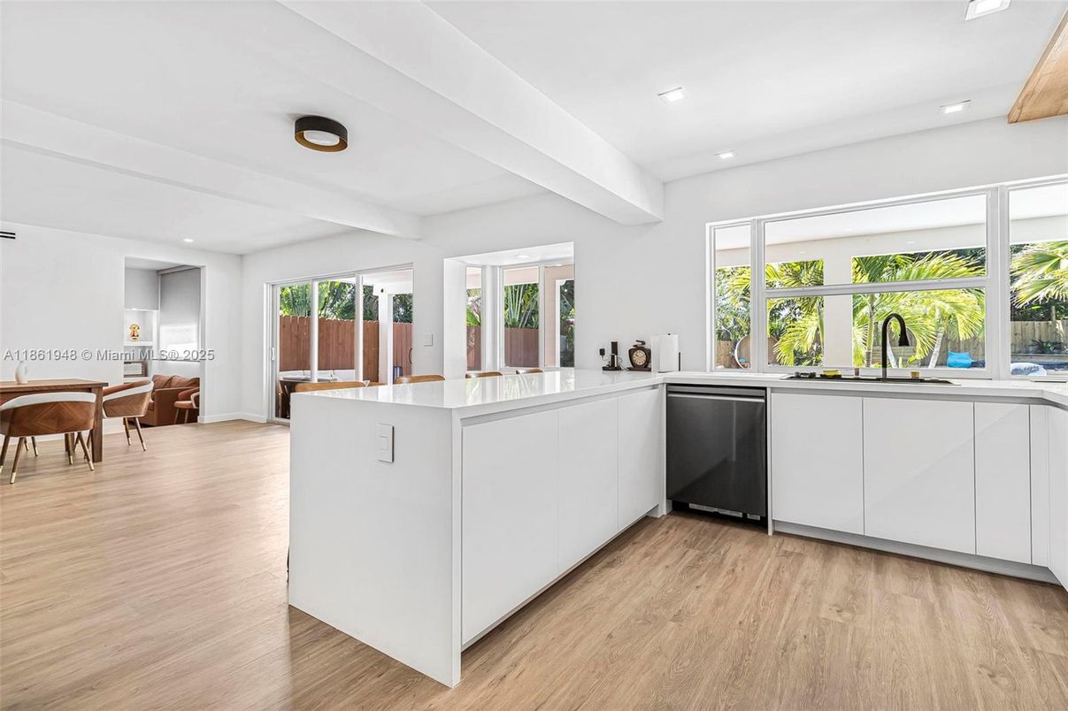 Dining room, Interior, Kitchen, Recessed Lighting, Wood Texture Flooring