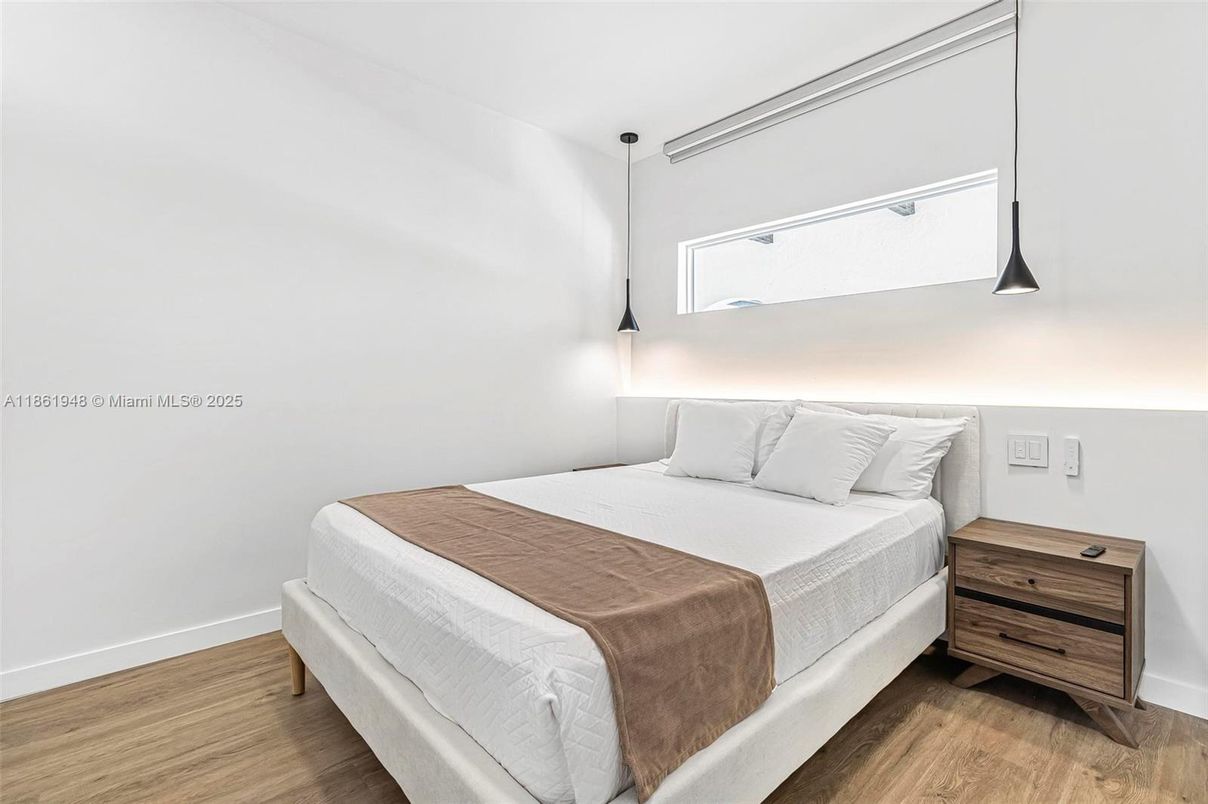 Bedroom, Interior, Pendant Lights, Wood Texture Flooring