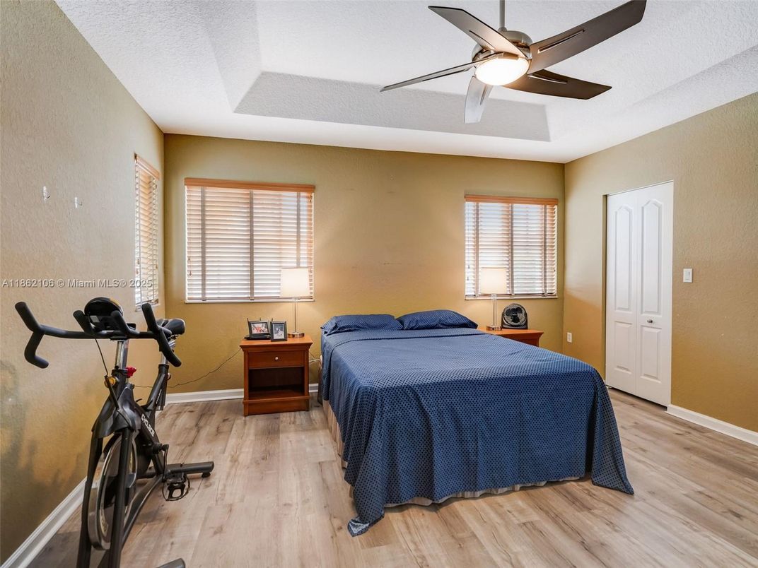 Bedroom, Fitness Equipment, Interior, Wood Texture Flooring