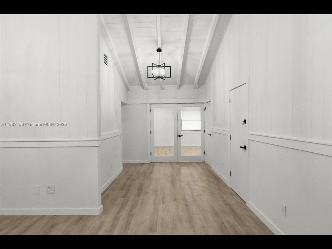 Empty room, Interior, Pendant Lights, Wood Texture Flooring