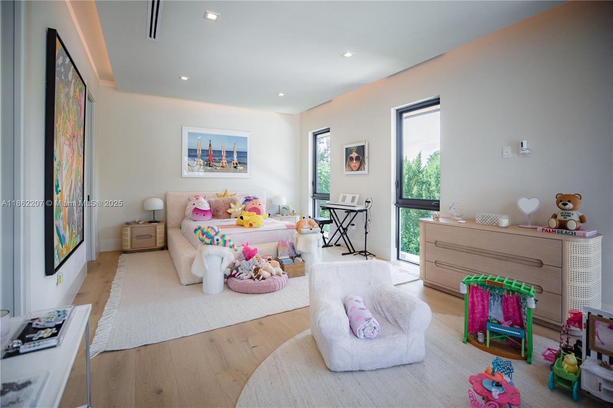 Home Office, Interior, Living room, Recessed Lighting, Wood Texture Flooring