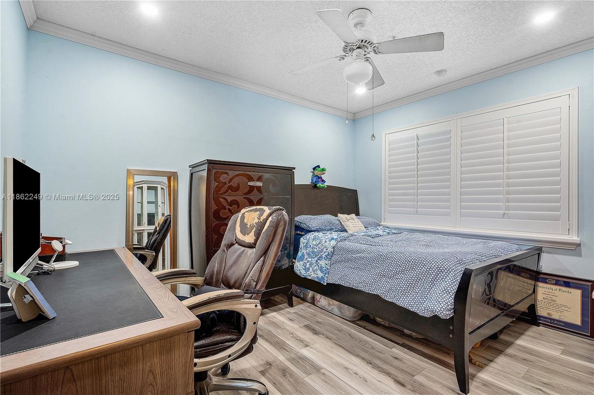 Bedroom, Home Office, Interior, Recessed Lighting, Wood Texture Flooring