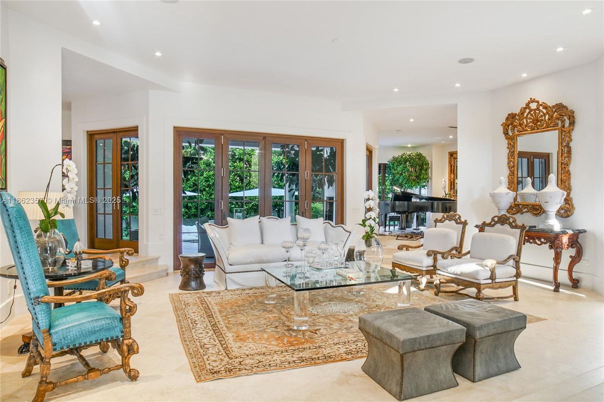 Interior, Living room, Piano, Recessed Lighting