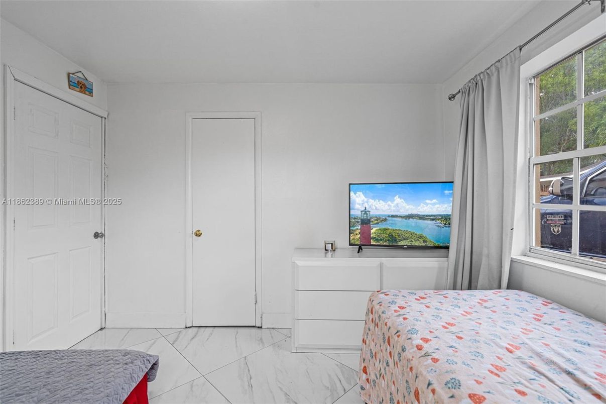 Bedroom, Interior, Marble, Water