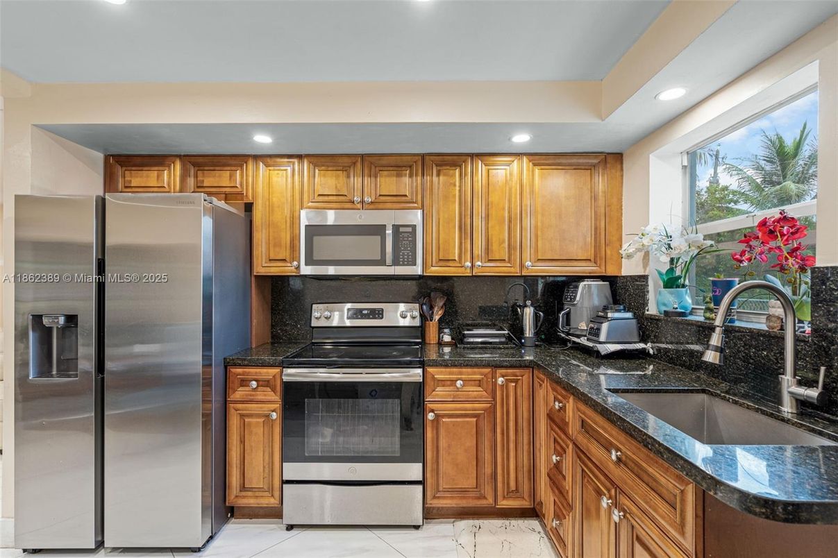 Interior, Kitchen, Marble, Recessed Lighting, Stainless Steel Appliances