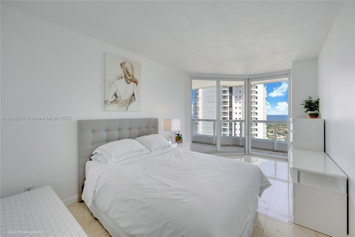 Bedroom, Interior, Water