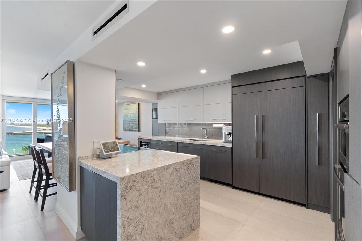Interior, Kitchen, Recessed Lighting, Water