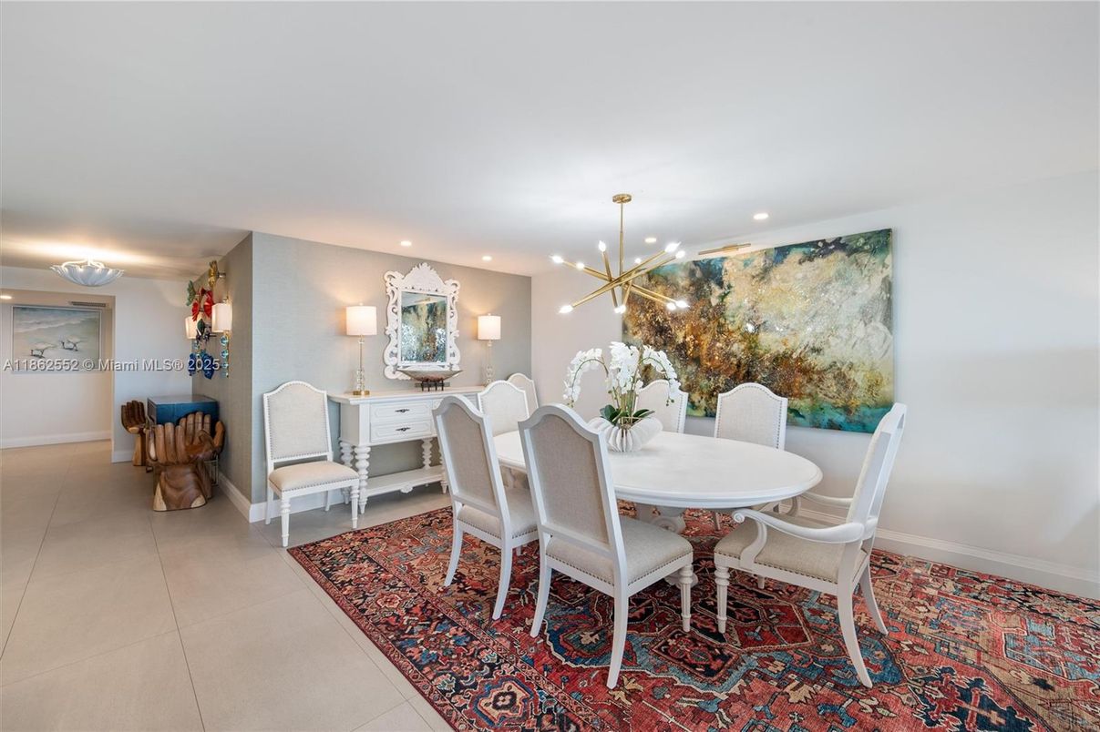 Dining room, Interior, Pendant Lights, Recessed Lighting