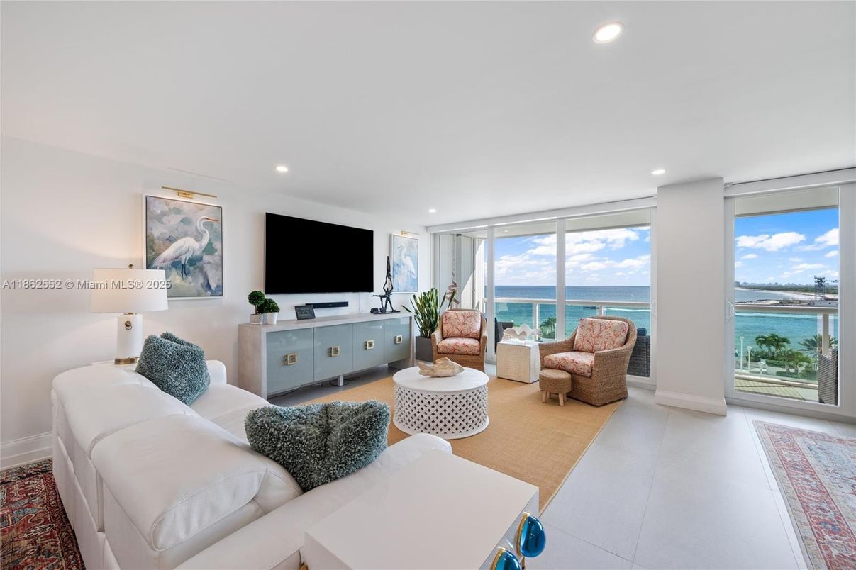 Interior, Living room, Recessed Lighting, Water