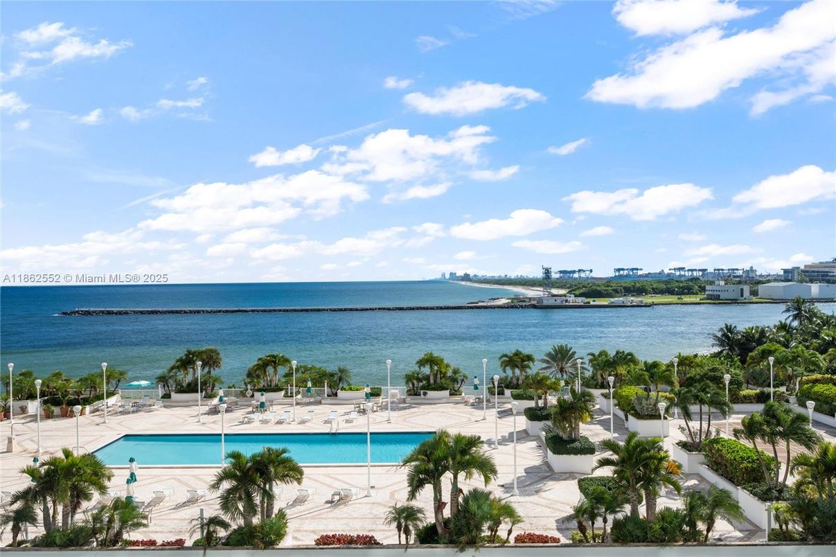 Exterior, Pool, Water