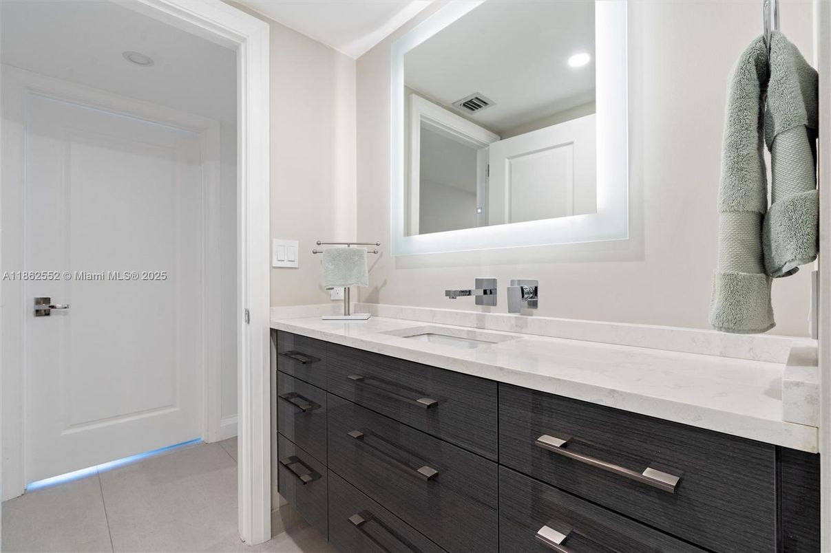 Bathroom, Interior, Recessed Lighting