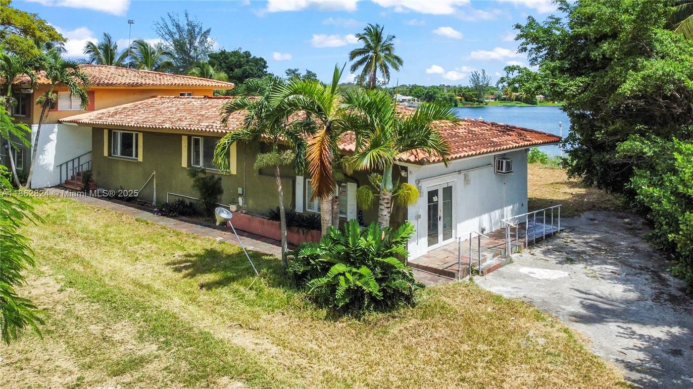 Backyard, Exterior, Water