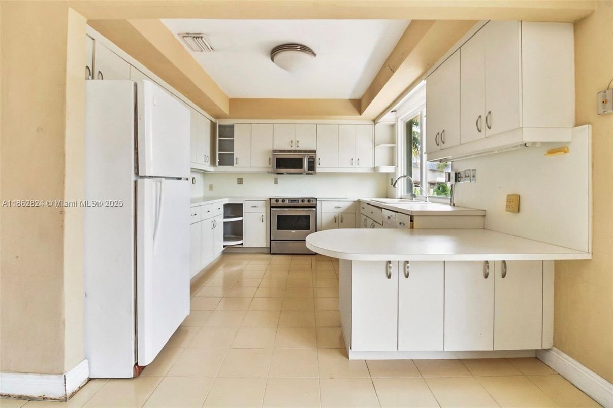 Interior, Kitchen, Stainless Steel Appliances