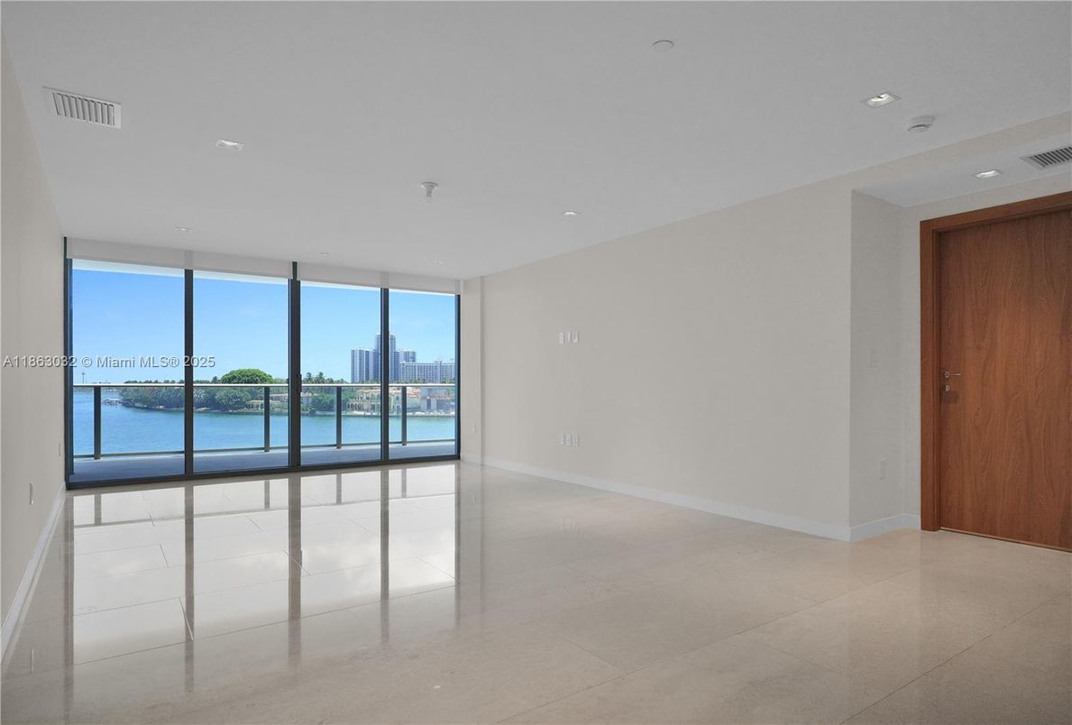 Empty room, Interior, Recessed Lighting, Water