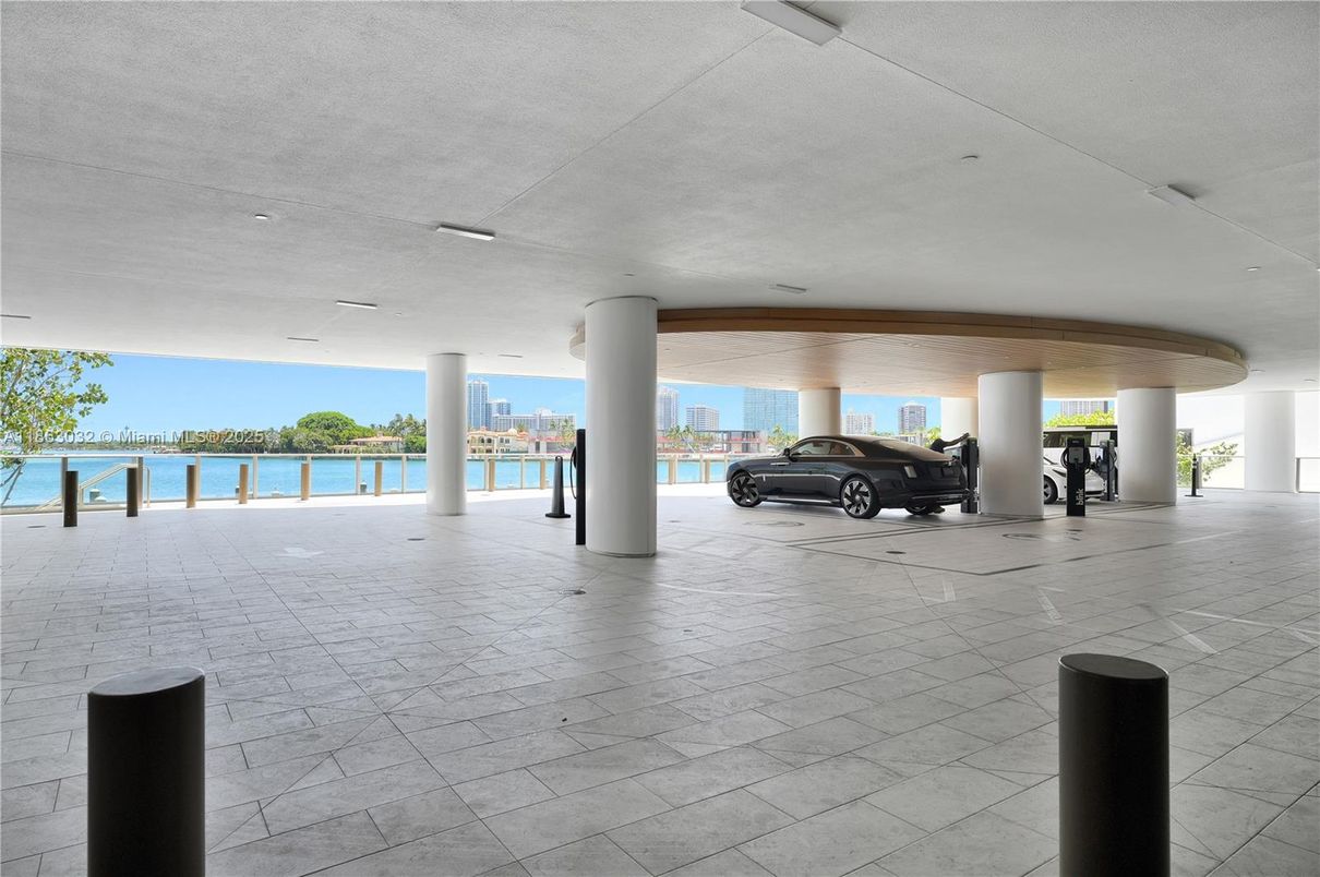 Exterior, Pool, Water