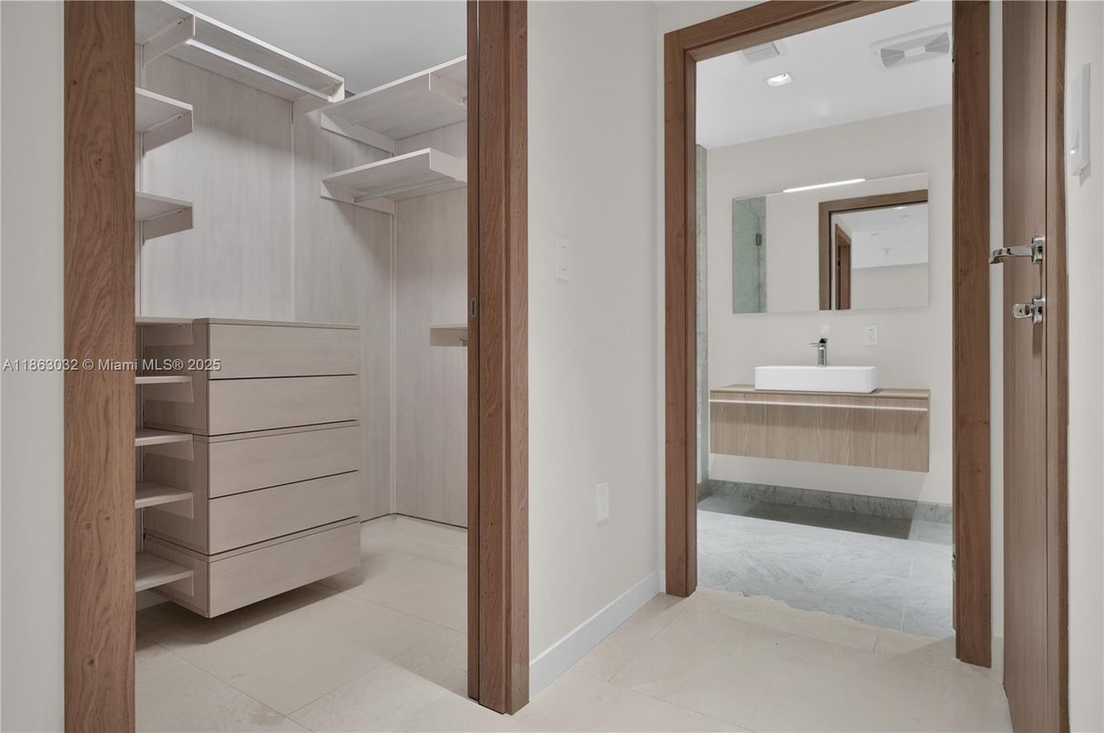 Bathroom, Interior, Recessed Lighting, Walk-in Closets