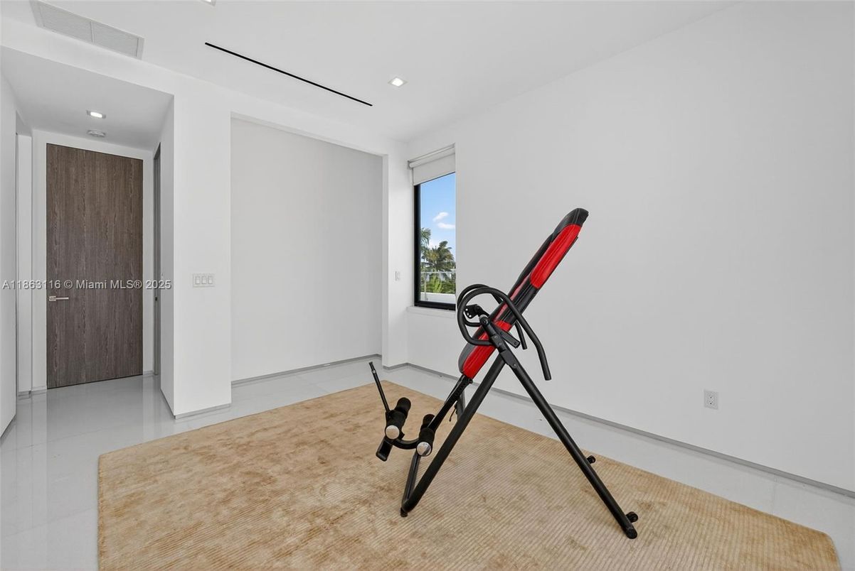 Fitness Equipment, Interior, Recessed Lighting