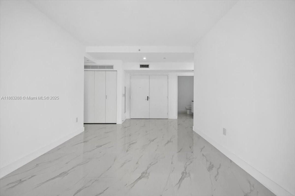 Empty room, Interior, Marble, Recessed Lighting