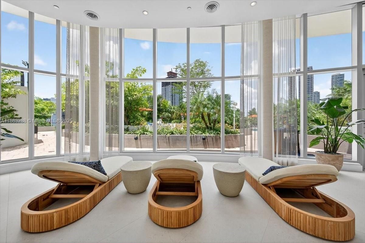 Interior, Living room, Recessed Lighting, Sun Room