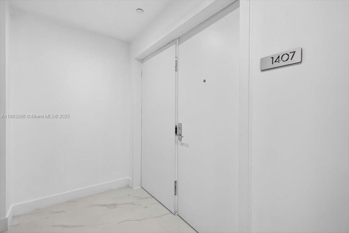 Empty room, Interior, Marble, Recessed Lighting