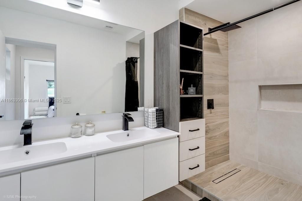 Bathroom, Dual Sink Vanities, Interior, Wood Texture Flooring