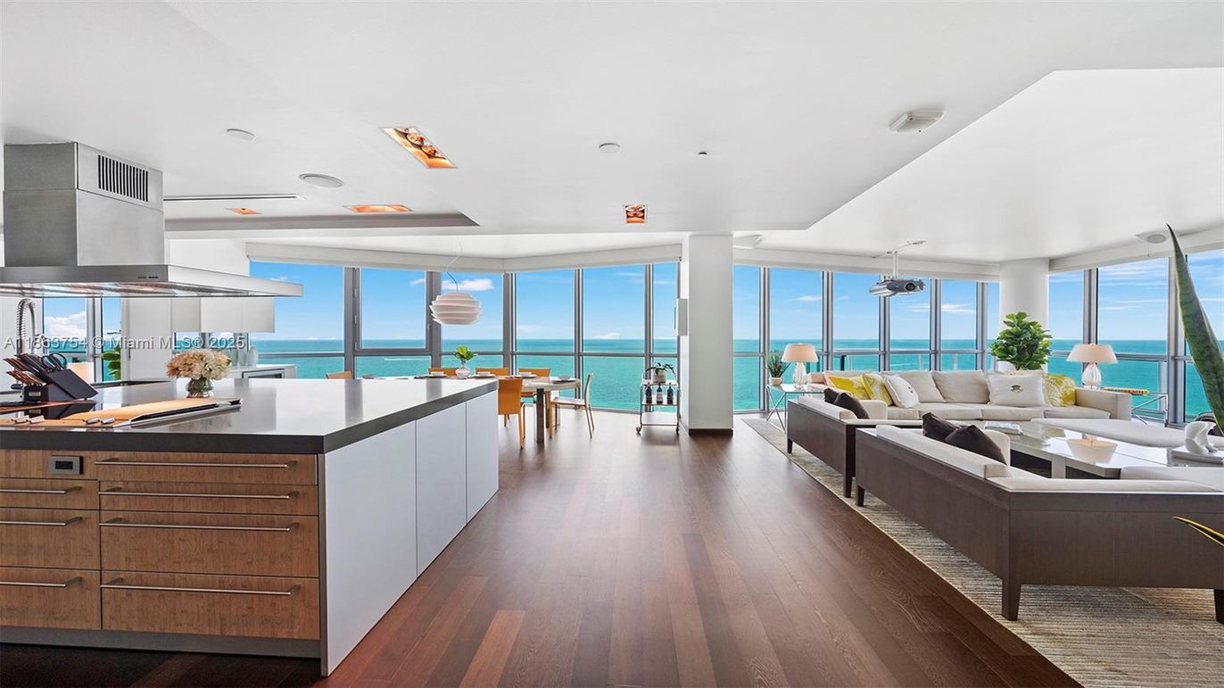 Interior, Living room, Pendant Lights, Water, Wood Texture Flooring