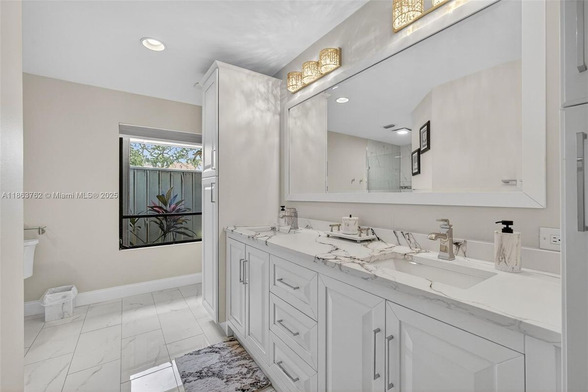 Bathroom, Dual Sink Vanities, Interior, Marble, Recessed Lighting