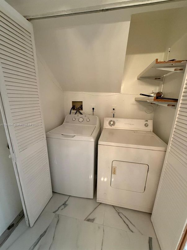 Interior, Marble, Utility Closets, Washer